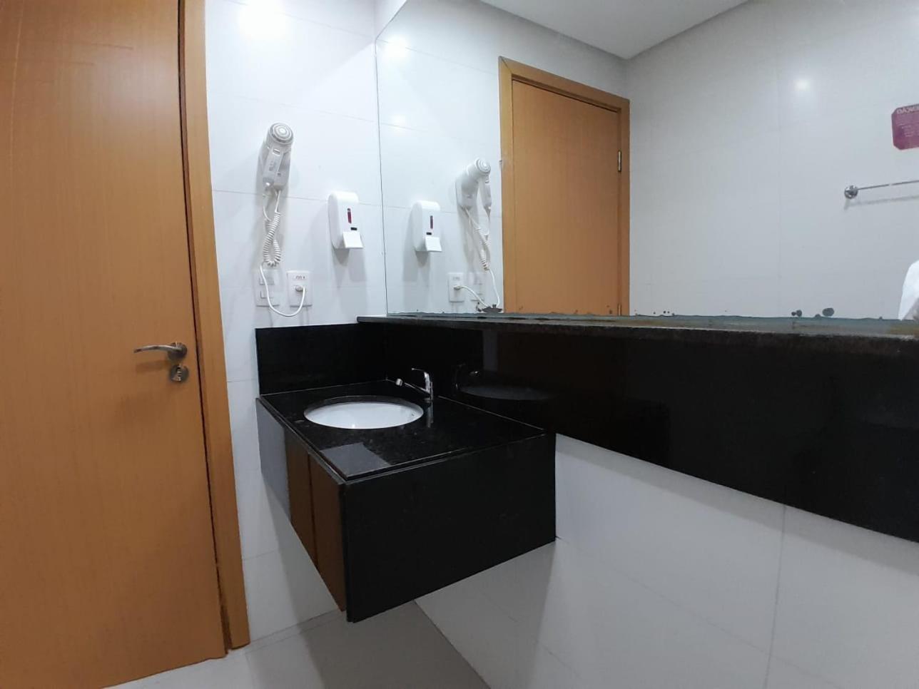 Anai Hotel 热博阿陶 外观 照片