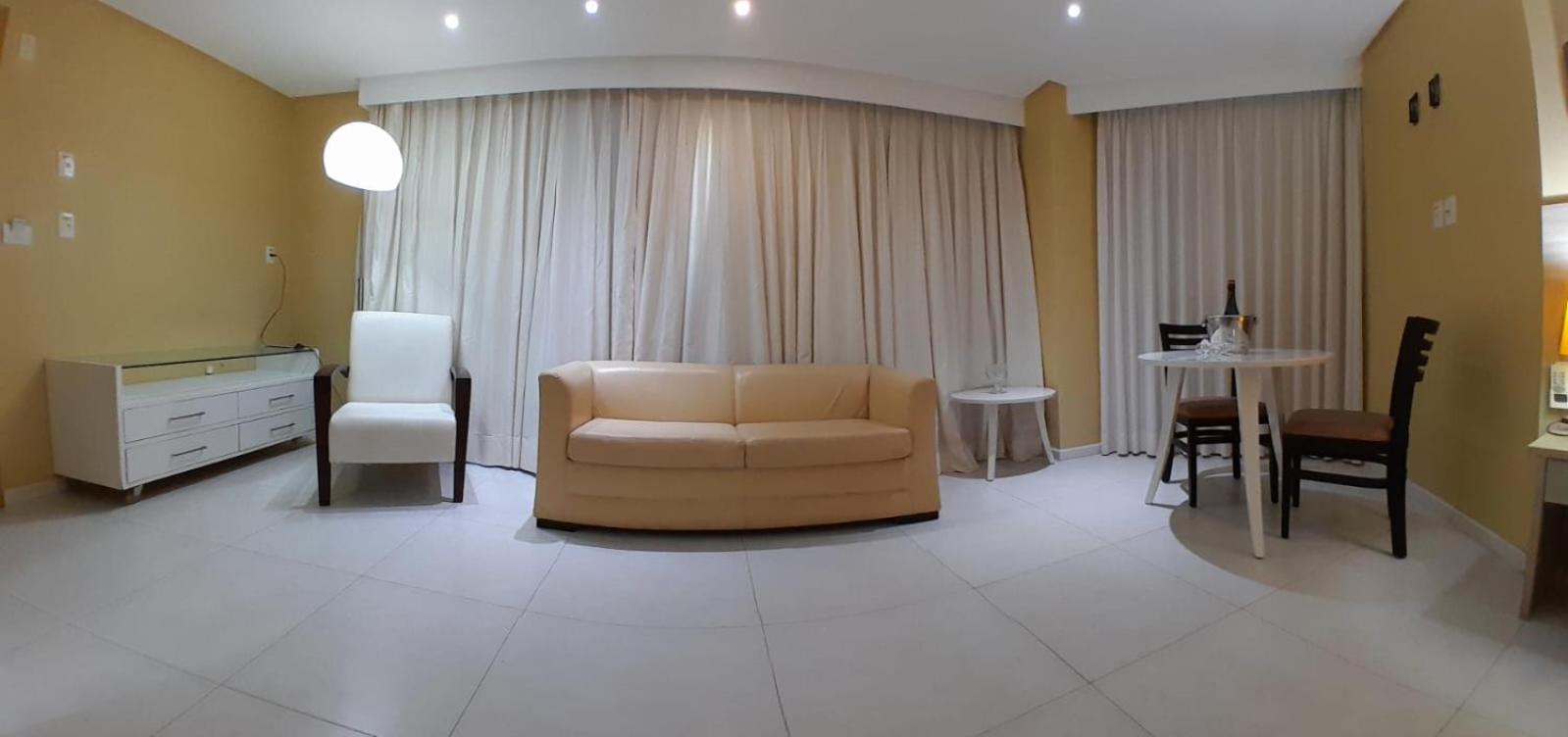 Anai Hotel 热博阿陶 外观 照片