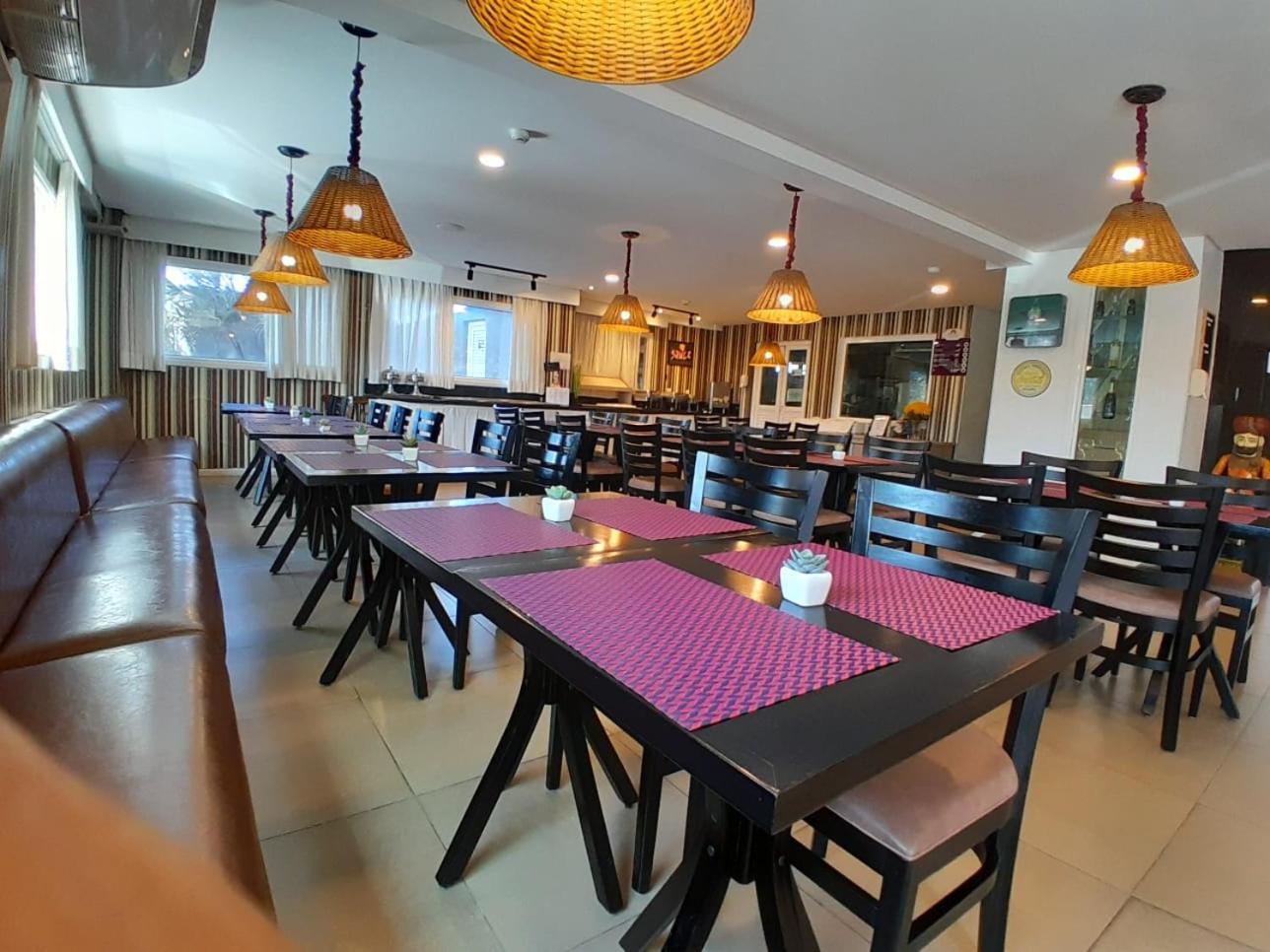 Anai Hotel 热博阿陶 外观 照片