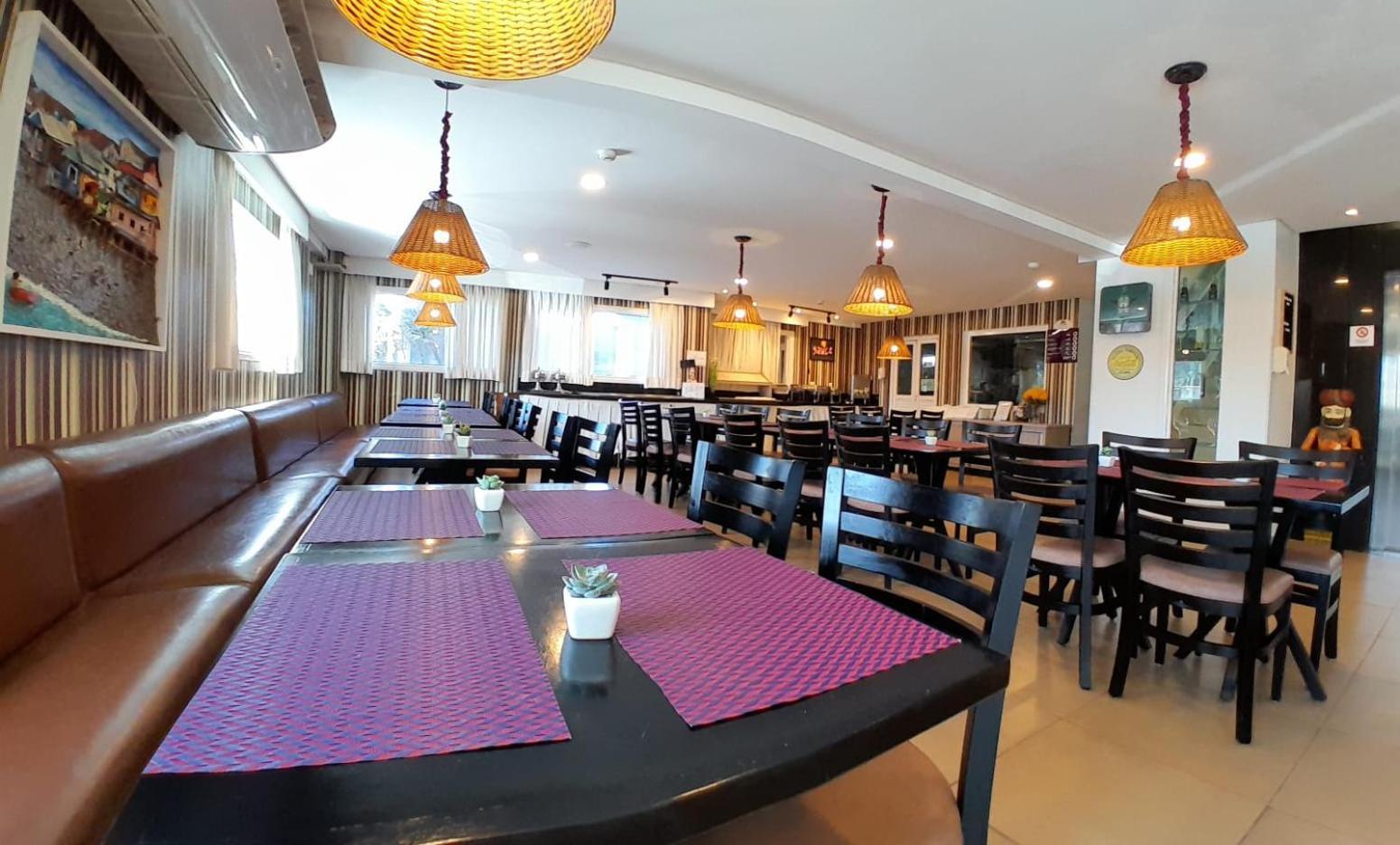 Anai Hotel 热博阿陶 外观 照片